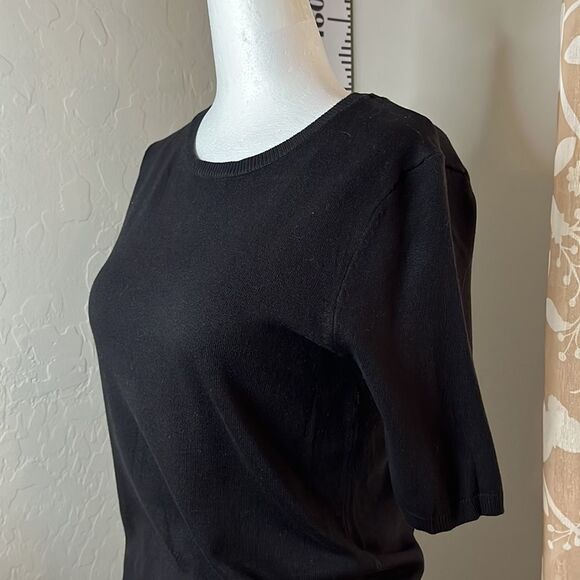 H&m short sleeve crewneck lightweight sweater top. Black w/ ribbed hemline. SZ S - Picture 3 of 10